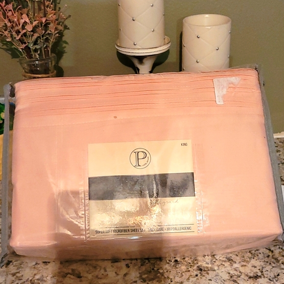 Pleated Hotel Grand Other - NWT King Size Bed Sheets